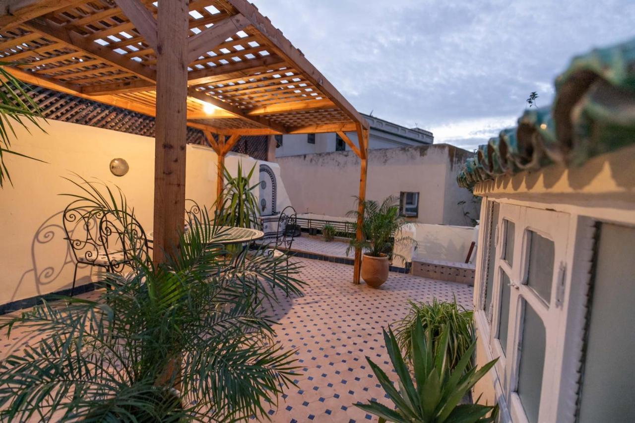 Riad Avec Terrasse Privee Et Piscine Partagee A 300M Фес Экстерьер фото
