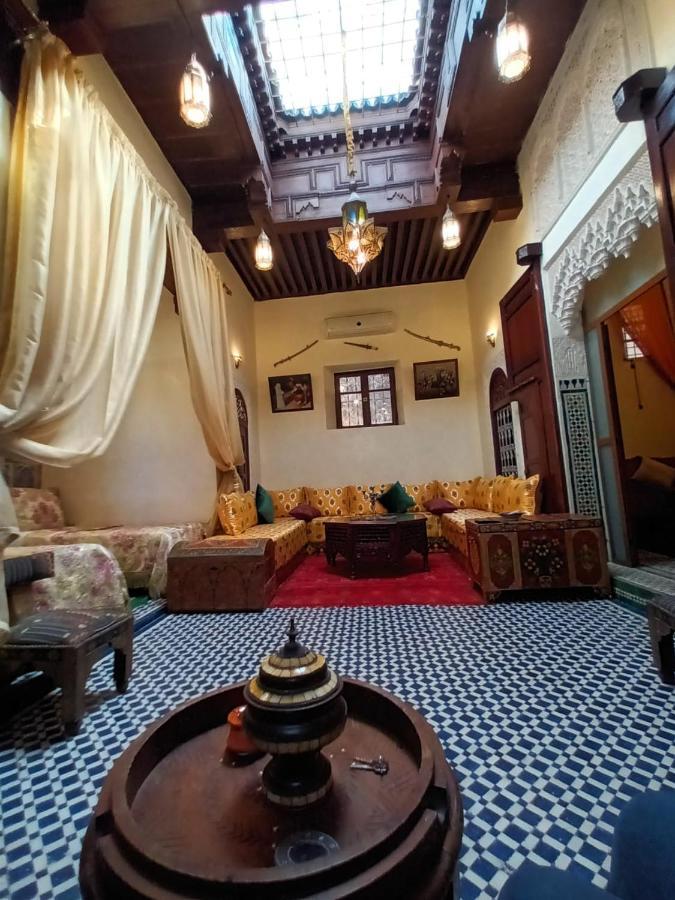 Riad Avec Terrasse Privee Et Piscine Partagee A 300M Фес Экстерьер фото