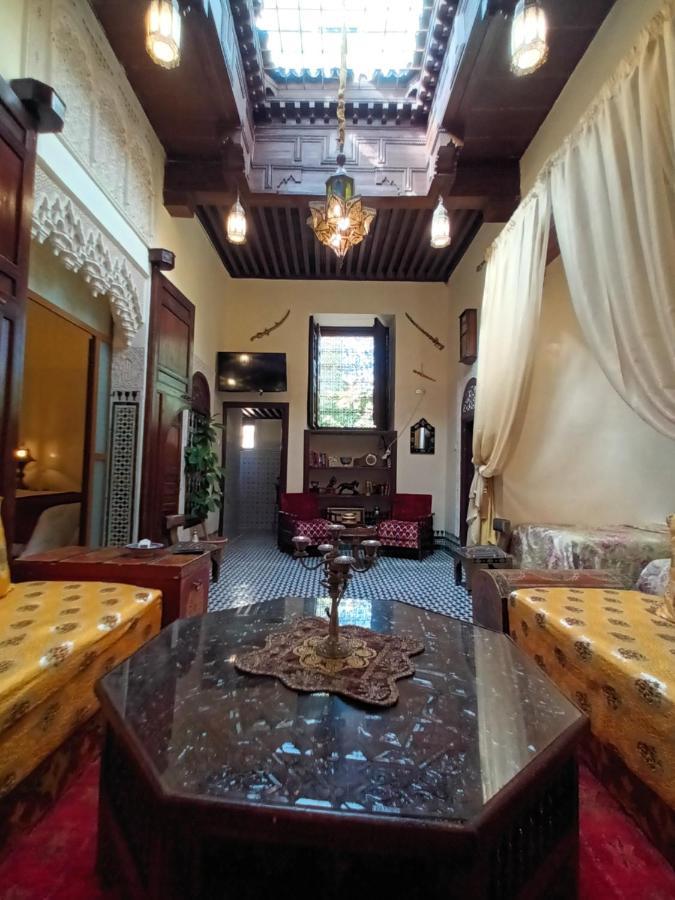 Riad Avec Terrasse Privee Et Piscine Partagee A 300M Фес Экстерьер фото