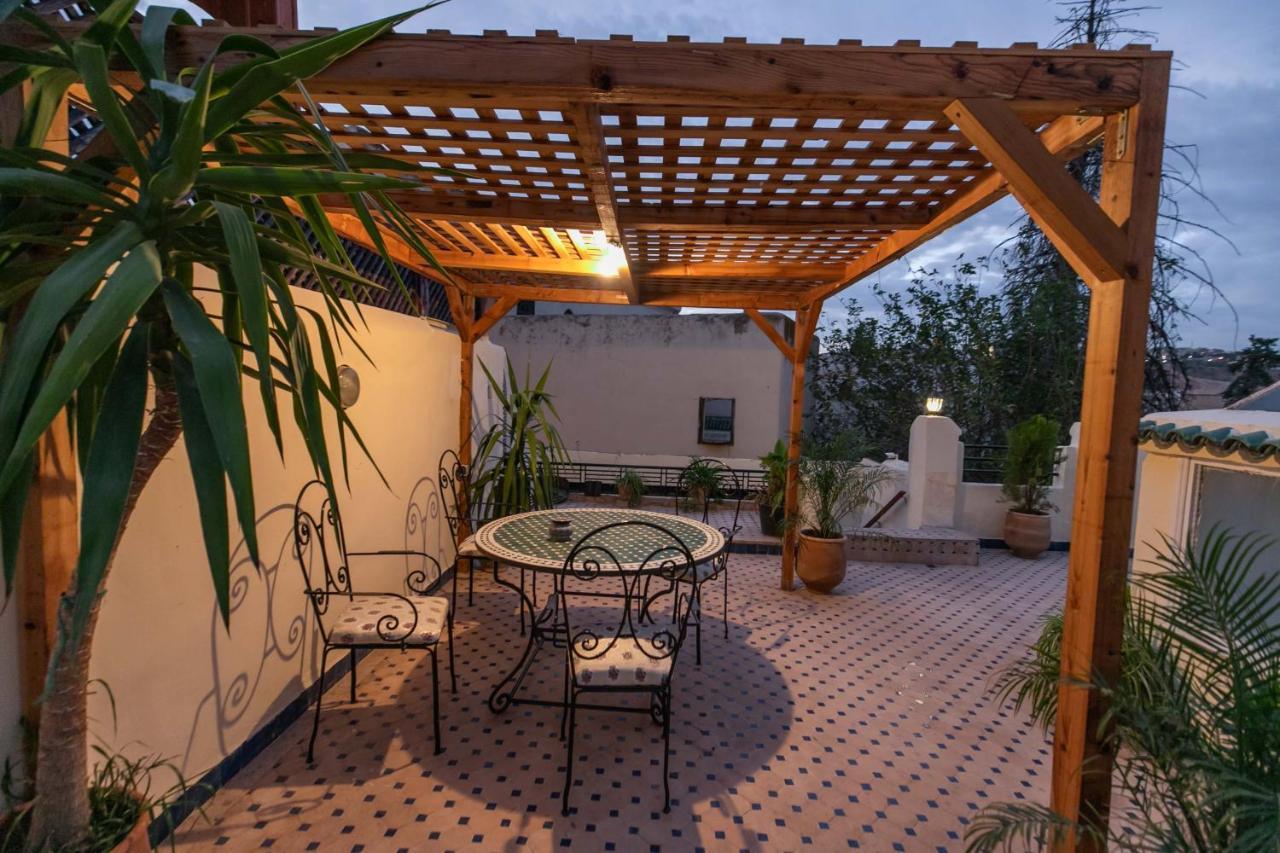 Riad Avec Terrasse Privee Et Piscine Partagee A 300M Фес Экстерьер фото