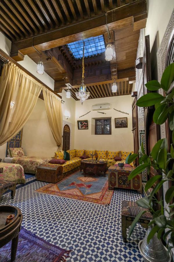 Riad Avec Terrasse Privee Et Piscine Partagee A 300M Фес Экстерьер фото