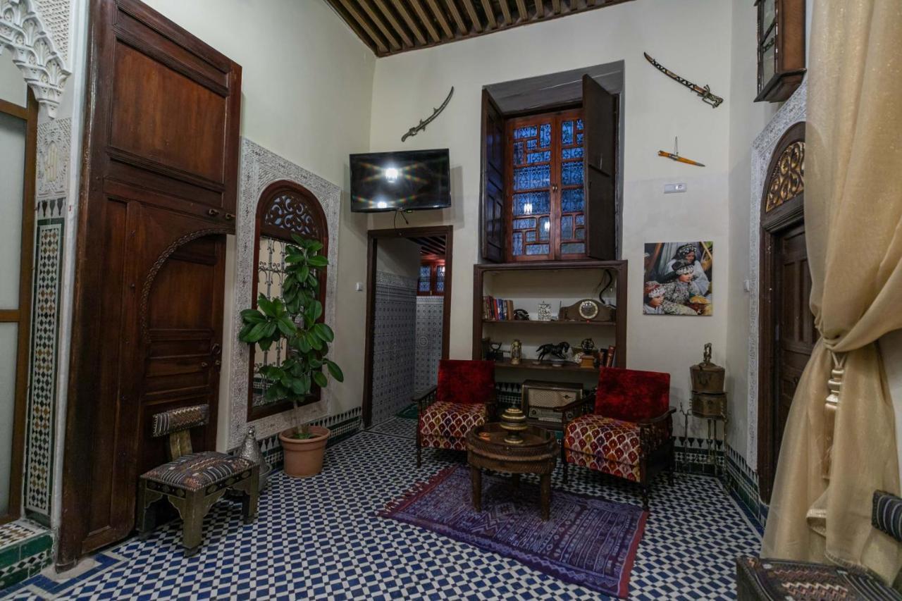 Riad Avec Terrasse Privee Et Piscine Partagee A 300M Фес Экстерьер фото