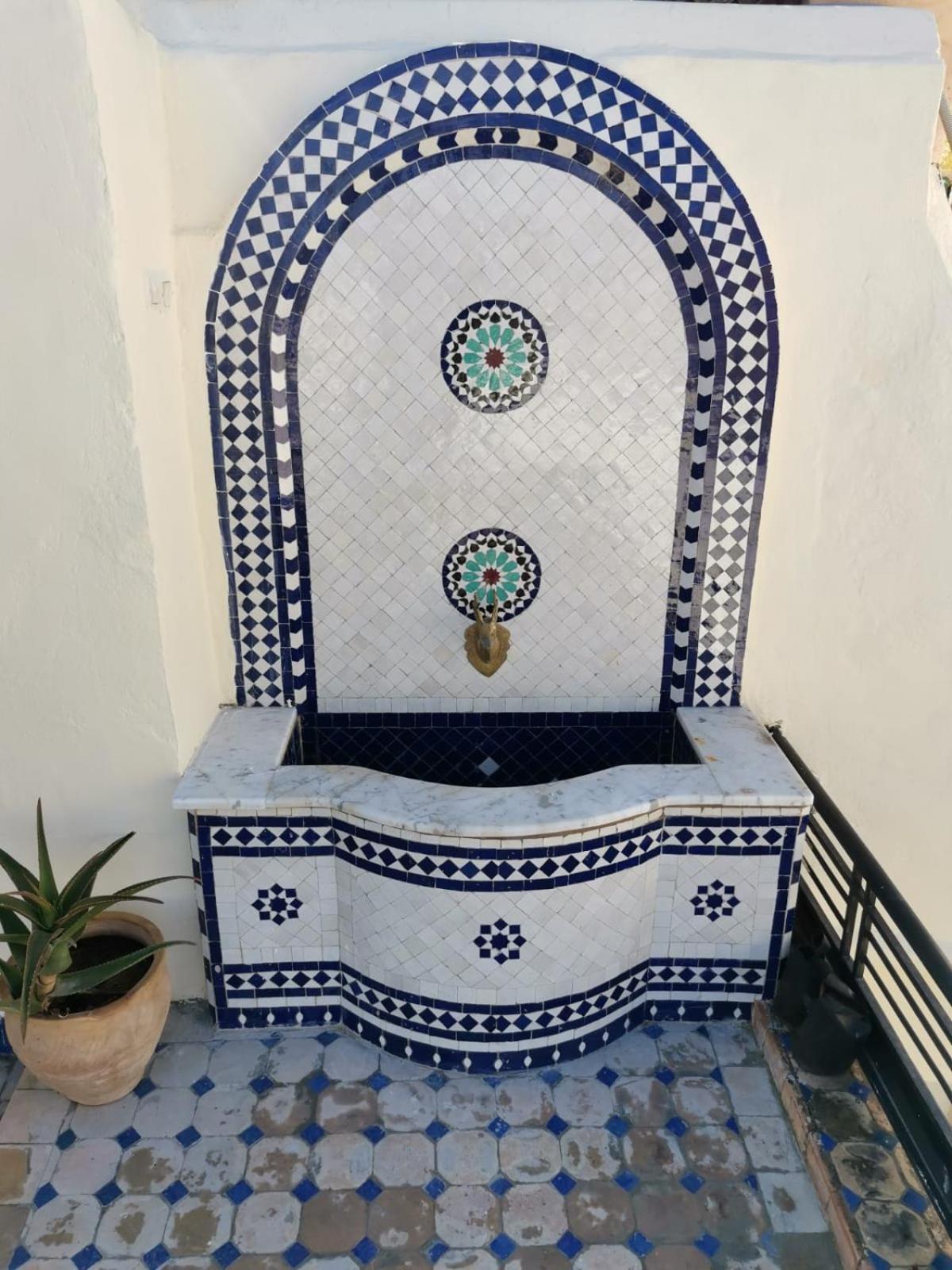 Riad Avec Terrasse Privee Et Piscine Partagee A 300M Фес Экстерьер фото